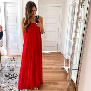 Missguided Pleated Maxi Dress Tomato red SIZE 4